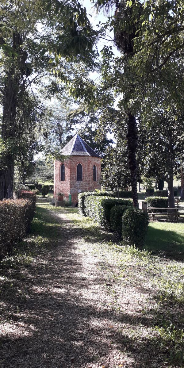 Chapelle d&eacute;di&eacute;e &agrave; Saint Antoine &agrave; L&eacute;zat-sur-L&egrave;ze